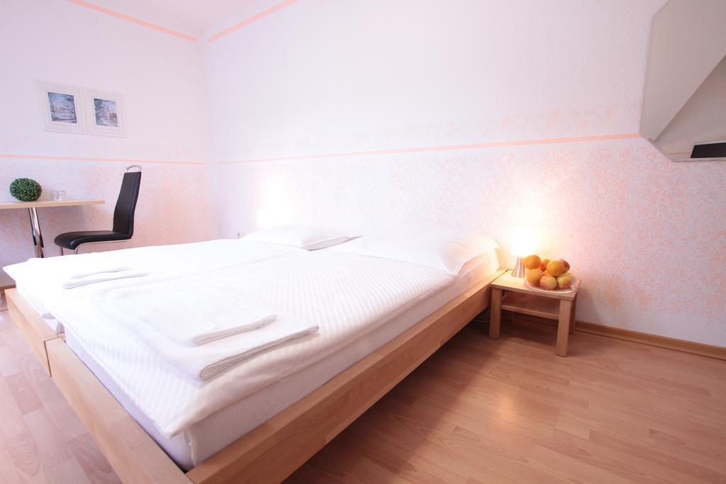 Ib-Gastehaus Hotel Stuttgart Phòng bức ảnh