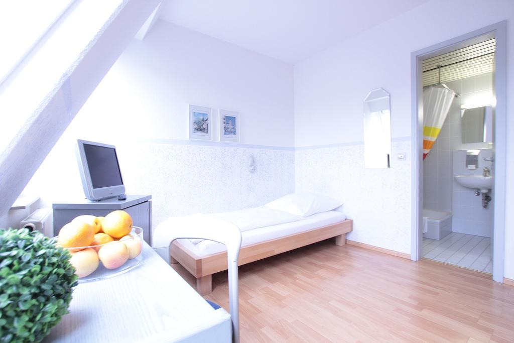 Ib-Gastehaus Hotel Stuttgart Phòng bức ảnh